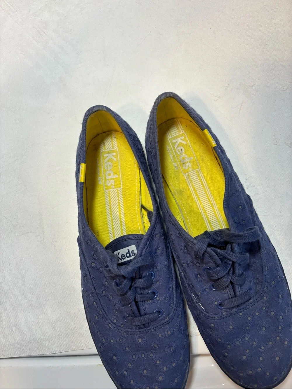 Keds Chambray  Blue Eyelet Canvas Lace-Up sneakers, classic keds, size 9